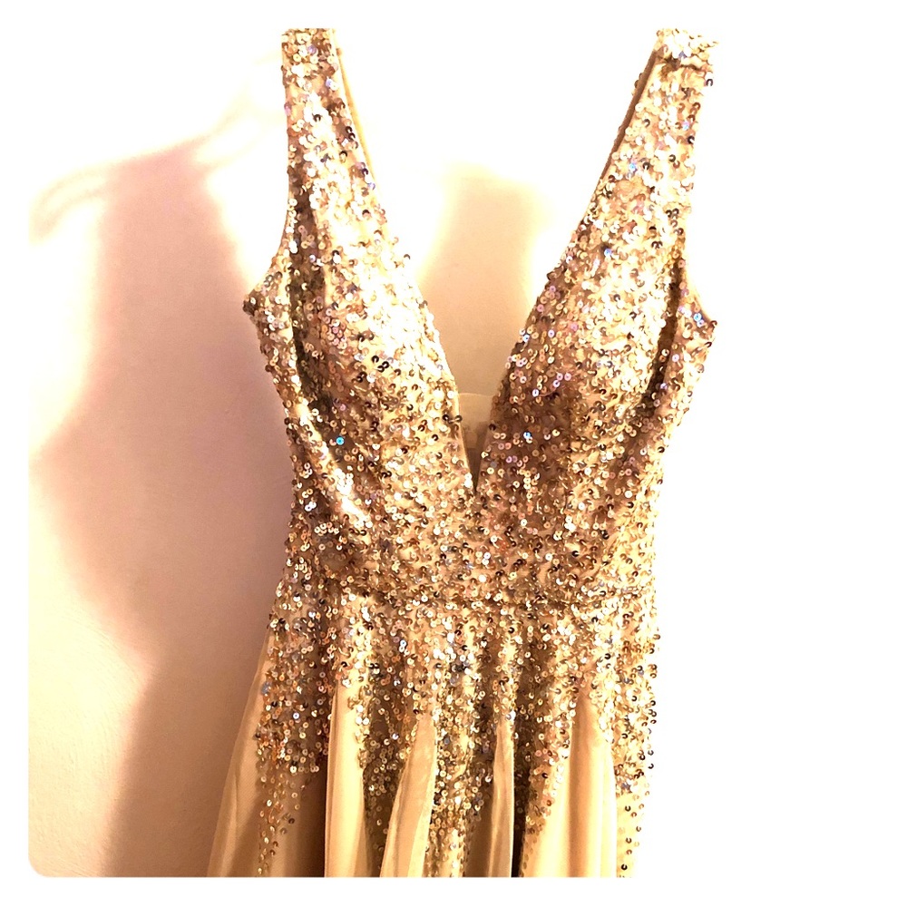 Shail K Homecoming/Prom dress. Elegant gold sequin